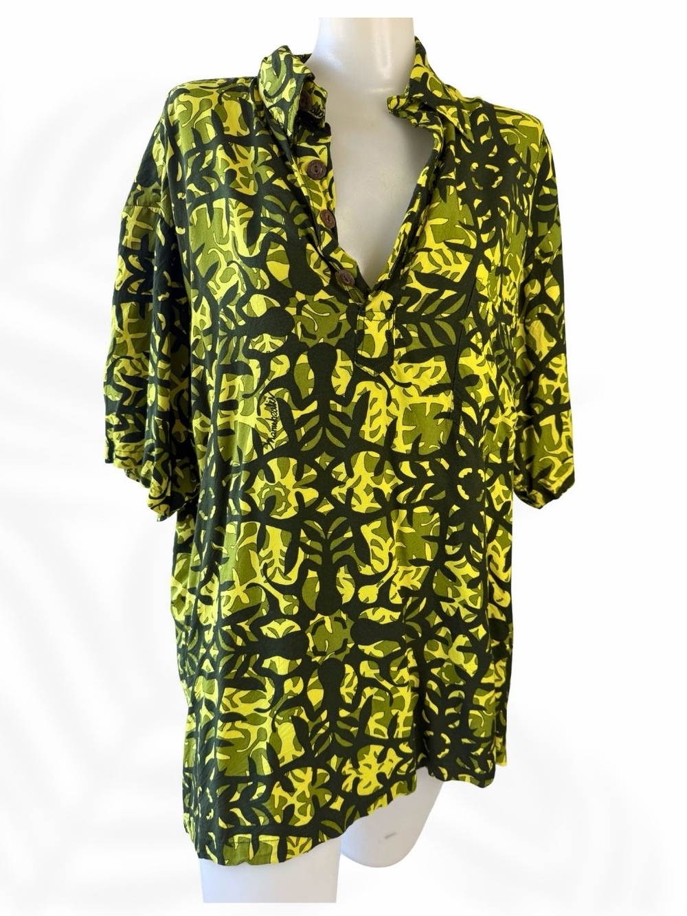 Manuhealiʻi Hawaiian Collection Tropical Aloha Shirt – Size XL